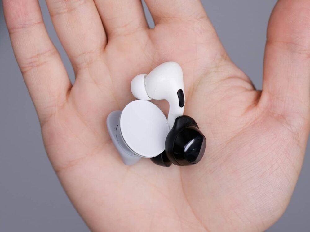 Hearing aid options discussed with a patient at Advanced EARGEAR in Akron, OH